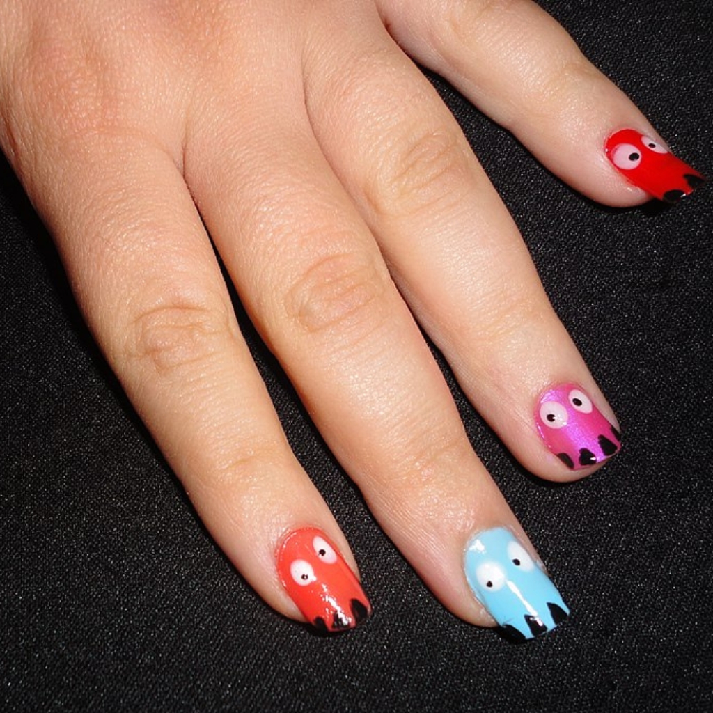 Uñas Bene decoradas pies elegantes